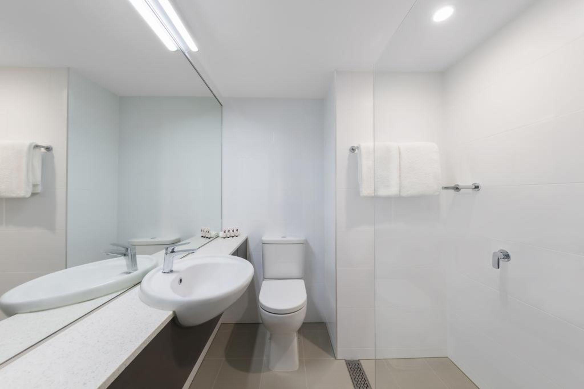 Travelodge Hotel Sydney Airport Екстериор снимка Bathroom